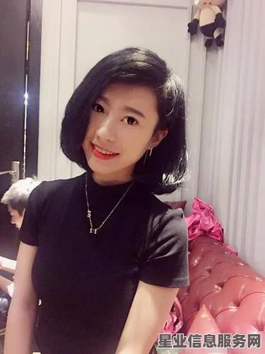 杨子晴深夜晒美照，网友吐槽背后，社会对女性的偏见与期待